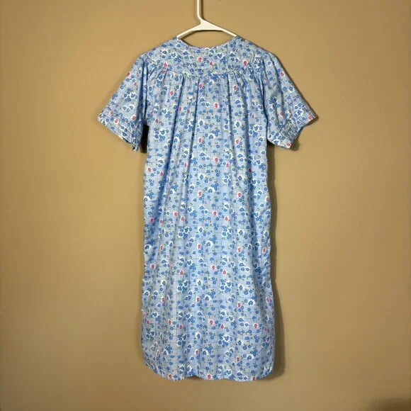 Casual Nights Blue Floral Nightgown Snap Button Front Size Small - Picture 2 of 9